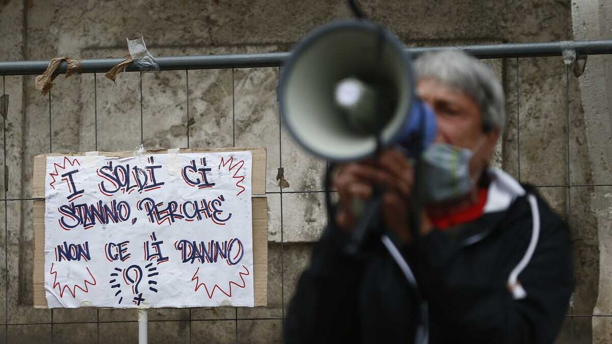Immagine di I populisti in declino (e i loro fan) si aggrappano a vecchie bufale