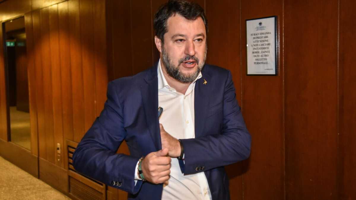 Immagine di La surreale gioia per la nave italiana rubata dai russi dimostra che Salvini è un leader bollito