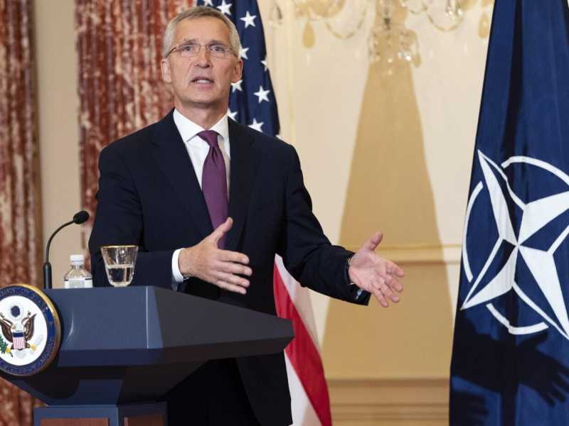 Stoltenberg dice che la Nato ha il dovere di ricordare la brutalità di Putin, per essere più pronta