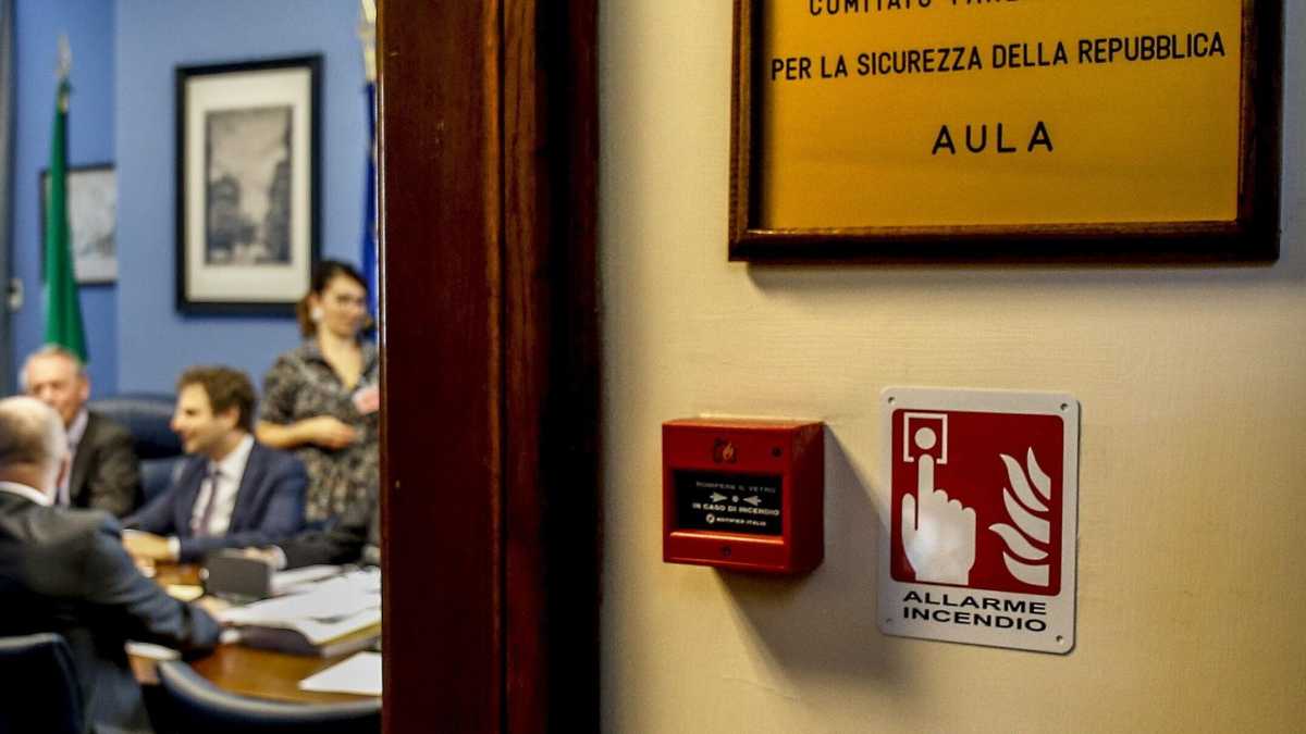 Immagine di La lista di influencer filoputiniani? "Non l'ha stilata il Copasir", dice il presidente Urso