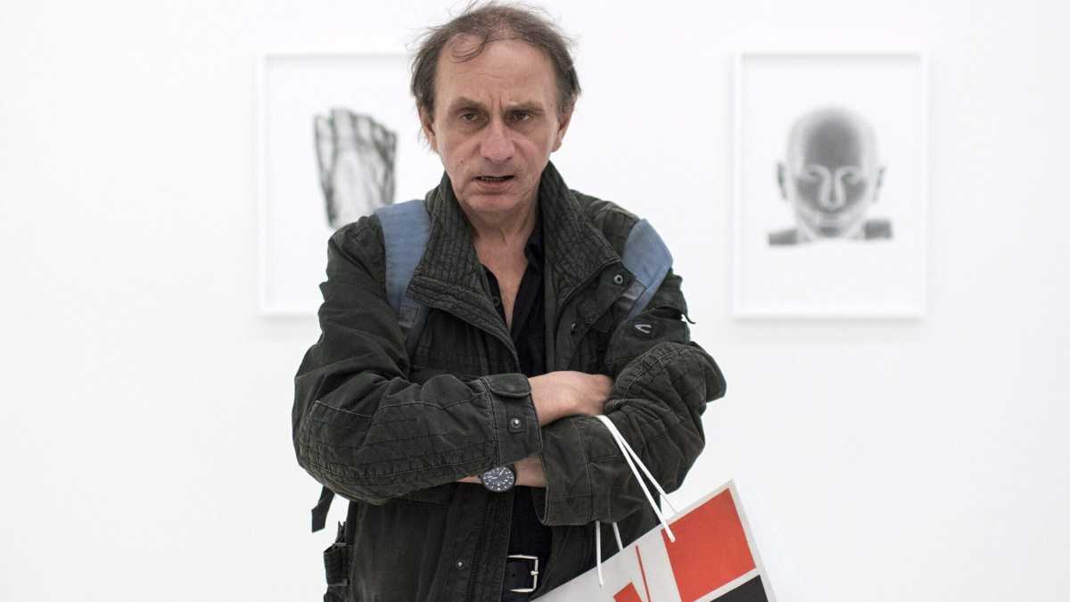 Immagine di La laurea a Houellebecq dimostra forse che certe lauree non servono a niente?