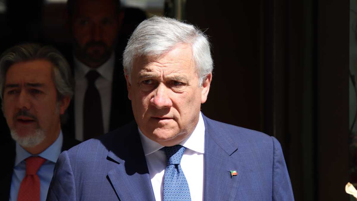 Immagine di Tajani: "Sulle armi ci sono sfumature diverse, ma il sostegno all'Ucraina non è in discussione"