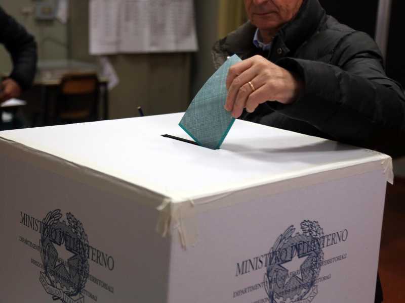 Il procuratore di Trieste spaccia fake news sui referendum sulla giustizia