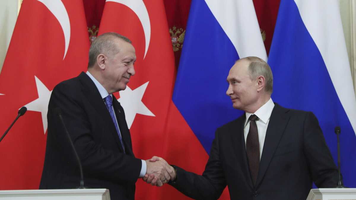 Immagine di Medvedev si augura la scomparsa dell'occidente e noi dovremmo fidarci del dialogo turco-russo sul grano
