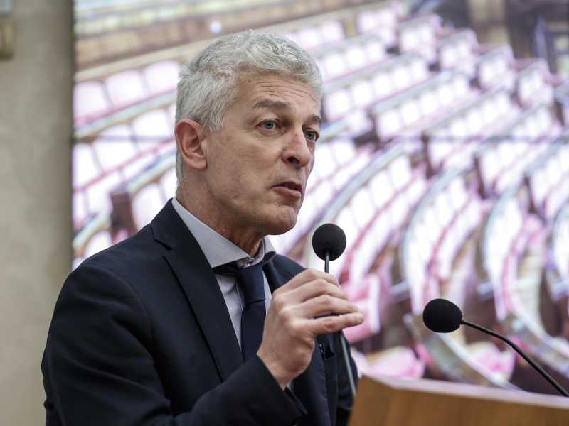 Il M5s non consegna le liste a Morra, che sbraita. L’ennesima abiura grillina
