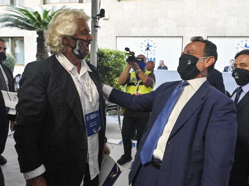 Beppe Grillo e Marcello Minenna, direttore dell'Agenzia delle dogane