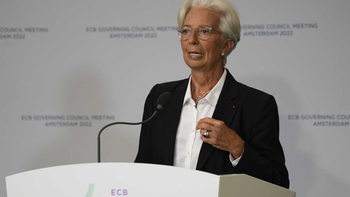 Immagine di L’aumento dei tassi contro l’inflazione: perché la Bce fa bene. Parla Tabellini