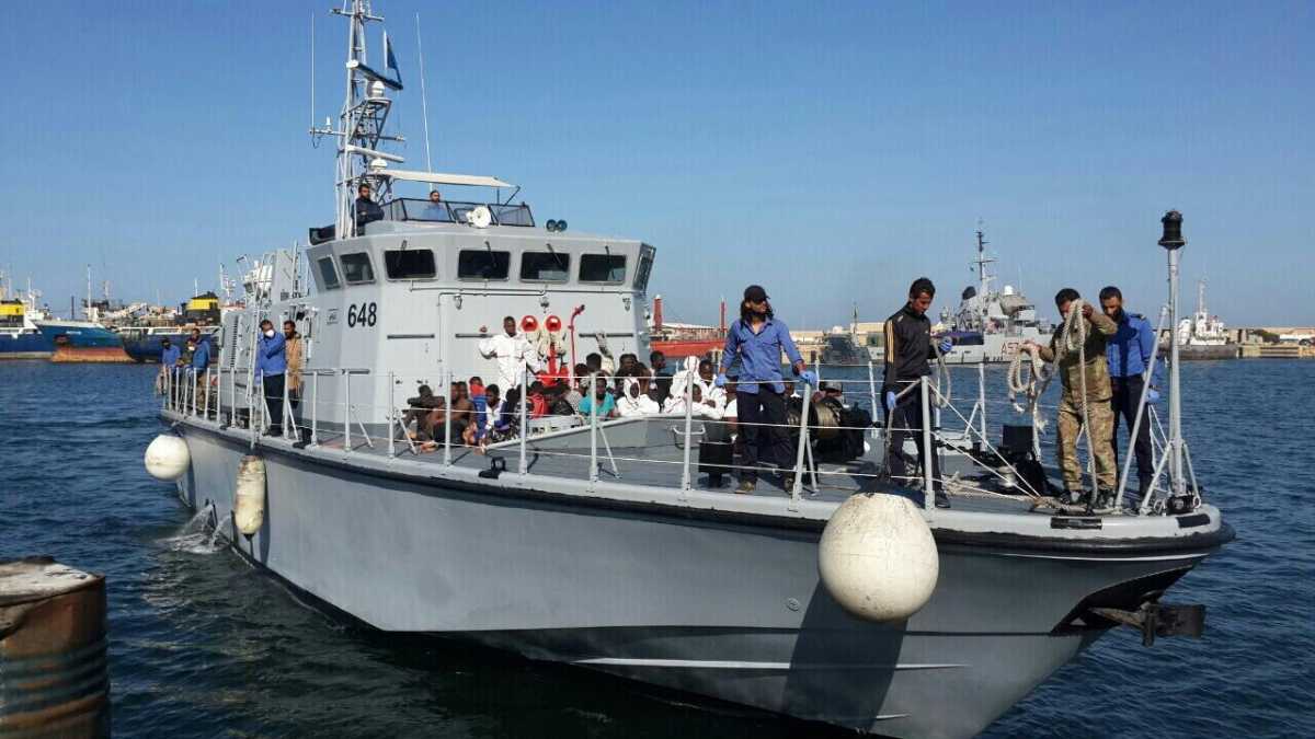 Immagine di Così il governo vuole sospendere l'addestramento delle guardia costiera libica