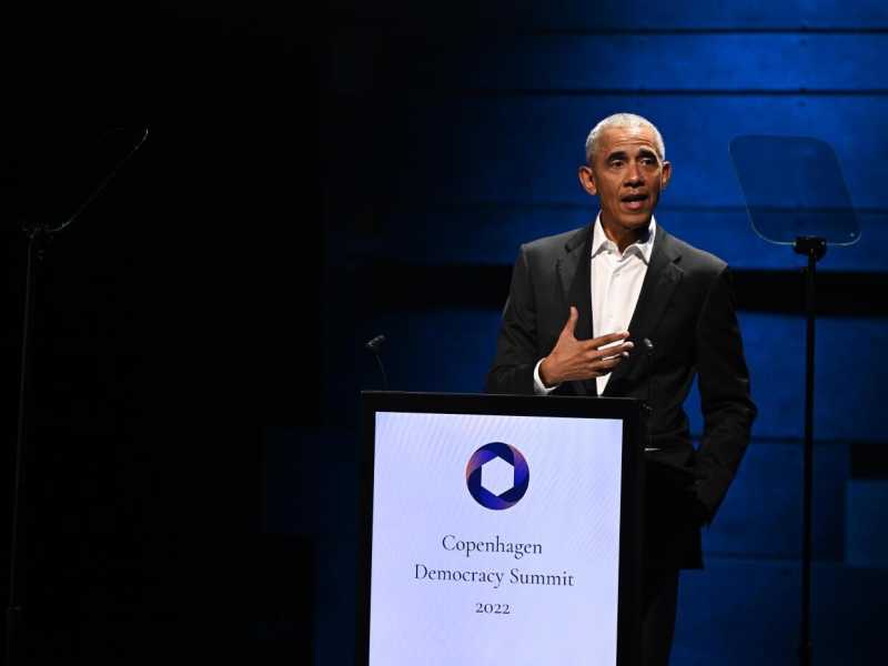 Liz Cheney, Zelensky e Obama spiegano quanta forza ci vuole per salvare la democrazia