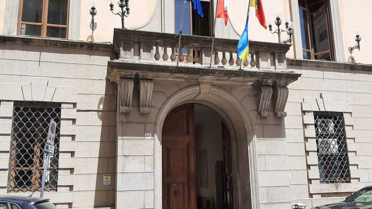 Immagine di A Catanzaro (dopo la monarchia di Abramo) il centrodestra è spezzato in tre. Di là il campo largo