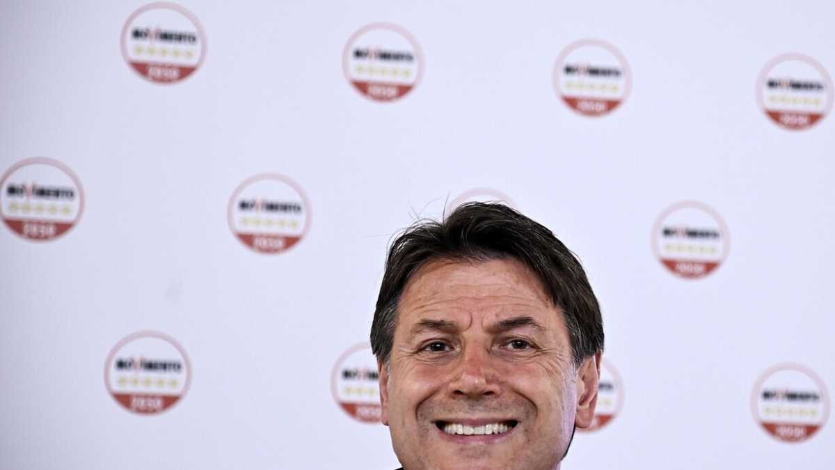 Immagine di Il campo magro Pd-M5s. Conte: "In sofferenza perché stiamo nel governo Draghi"