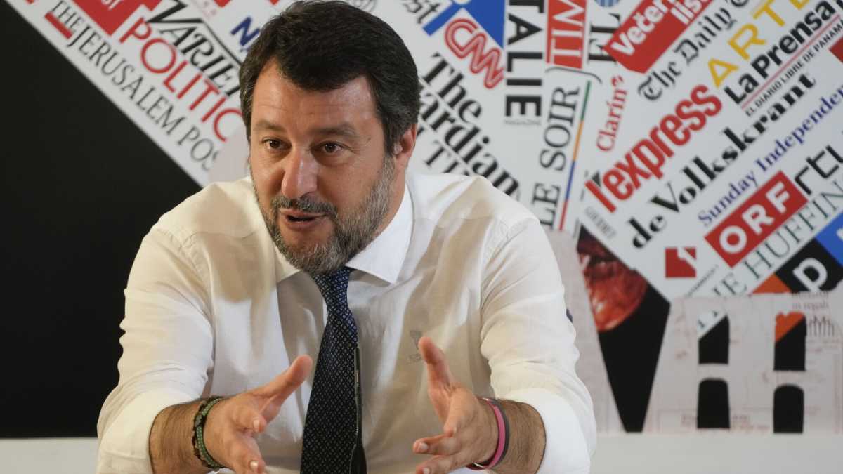 Immagine di Salvini tradito dal suo popolo. Tre leghisti su quattro hanno disertato i referendum
