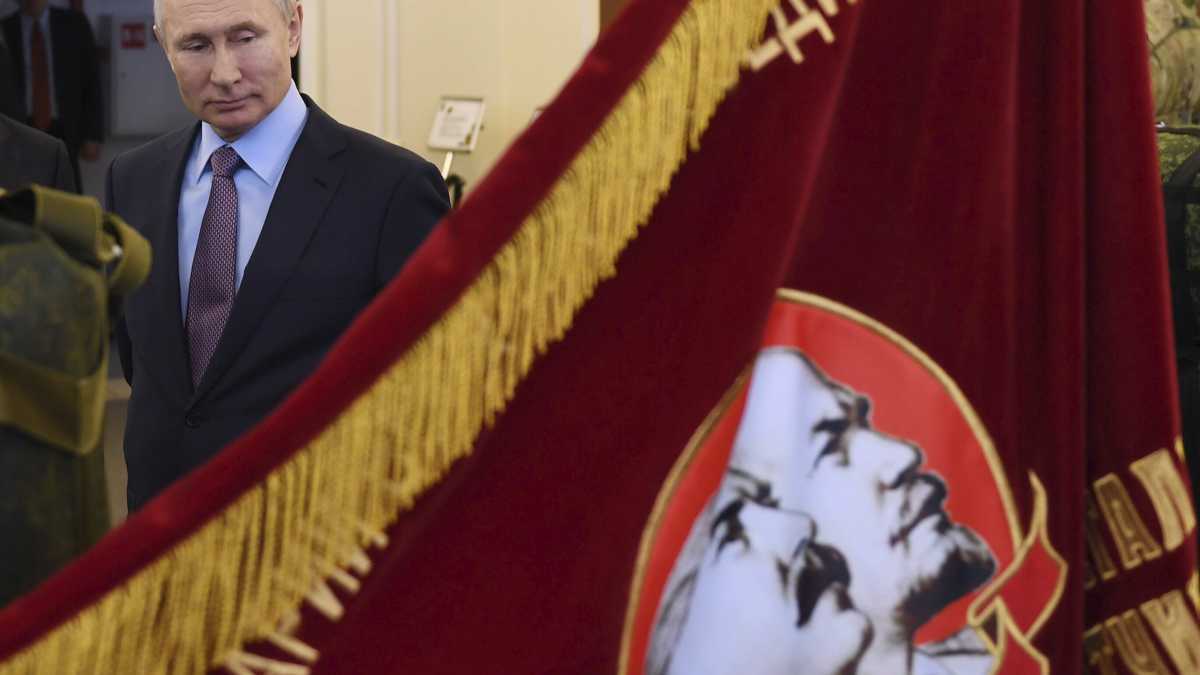 Immagine di Putin, un fantasma del Ventesimo secolo attardatosi pericolosamente nel nostro