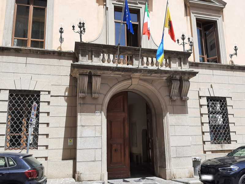 La sede del municipio di Catanzaro (foto Ansa)