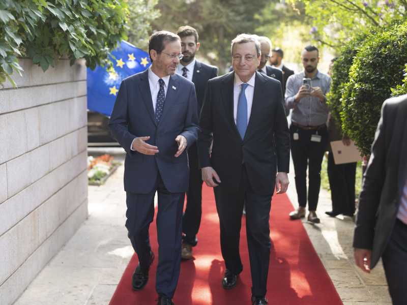 Draghi e l'anatroccolo Salvini. Il premier non sopporta la retorica anti Bce