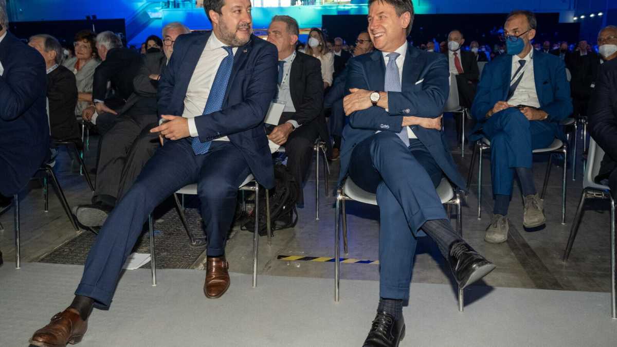 Immagine di Così Salvini e Conte si sono incartati da soli sull'Ucraina. L'incerto asse gialloverde