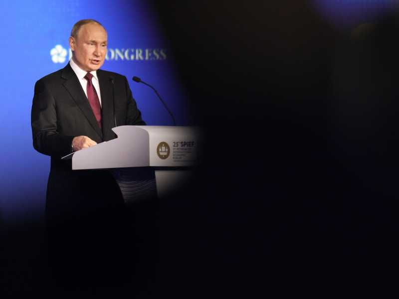 Putin al Forum economico internazionale di San Pietroburgo LaPresse<br />