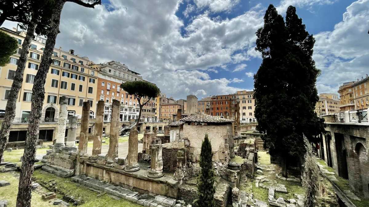 Immagine di Cordelli e il suo misterioso romanzo su Roma, città impossibile da raccontare
