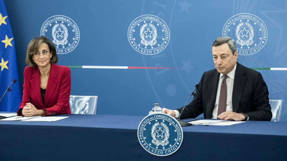 Immagine di Così Draghi (o la paura delle urne) ha trasformato il M5s da partito dei magistrati in quello dei responsabili