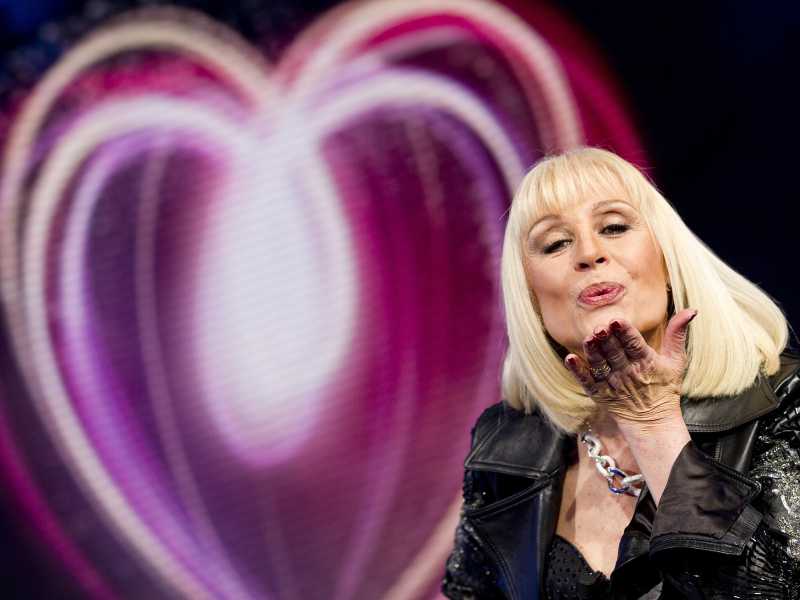 L’arte di essere Raffaella Carrà, la festa di un cammino straordinario