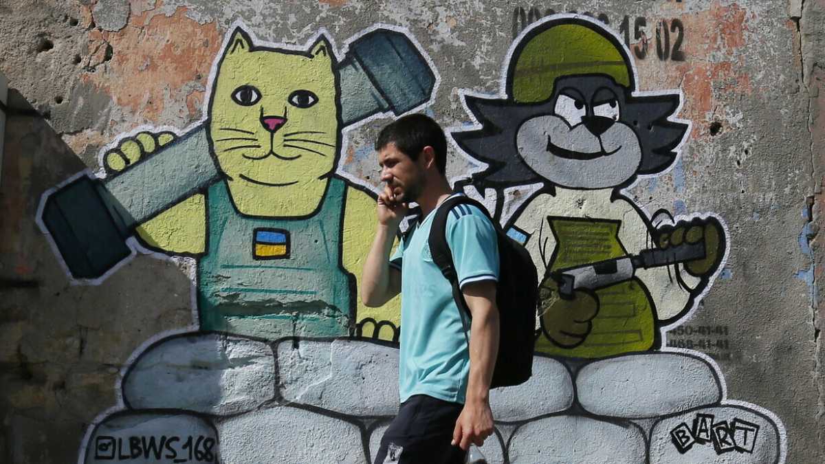 Immagine di Musica e danza a Odessa, mentre dal cielo arrivano i missili