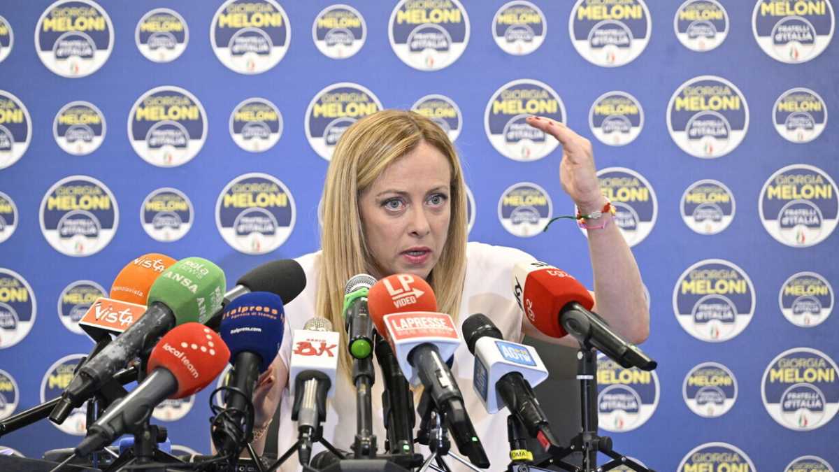Immagine di Ucraina, la risoluzione di FdI: "Sì all'invio di armi come deciso lo scorso 1° marzo"