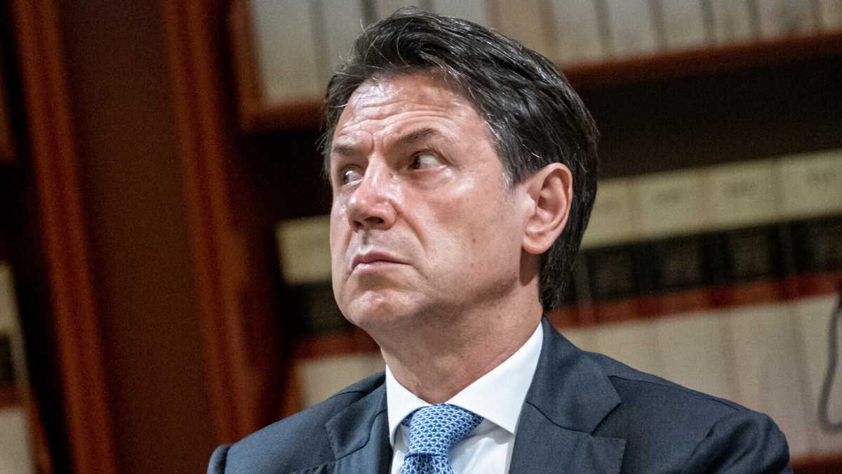 Immagine di Ossequi alla leadership che grillina che ha biodegradato i grillini