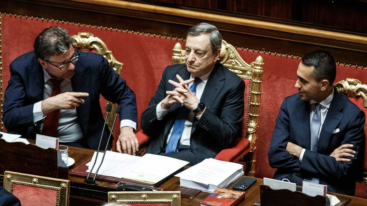 Immagine di La Lega di governo è pronta a tutto per difendere Mario Draghi. Le spine di Letta