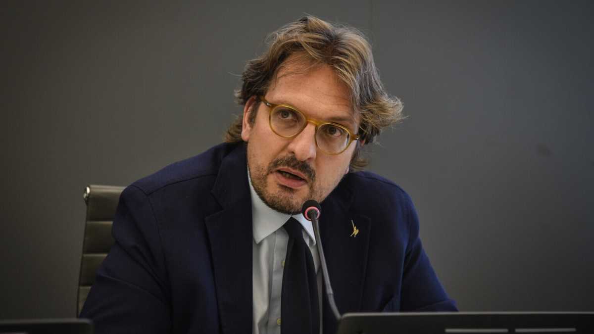 Immagine di L'assessore allo Sviluppo economico della Lombardia alla carica su aziende, Europa e autonomia
