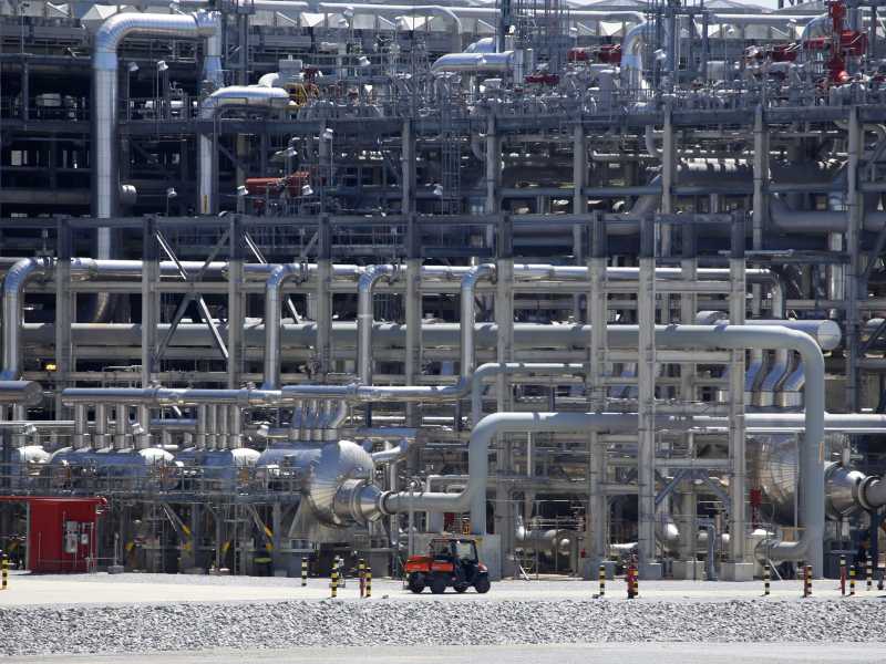L'impianto di esportazione Cameron LNG a Hackberry, in California, dove il gas naturale viene raffreddato e trasformato in liquido (Foto AP/Martha Irvine)