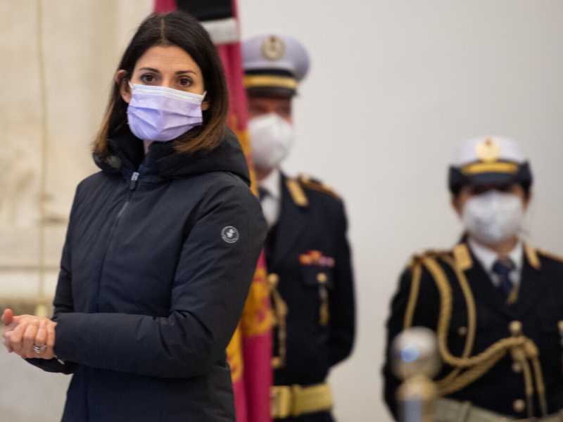 E Raggi Che fa? Amica di Di Maio, in disaccordo con Conte, “organica” al vecchio M5s