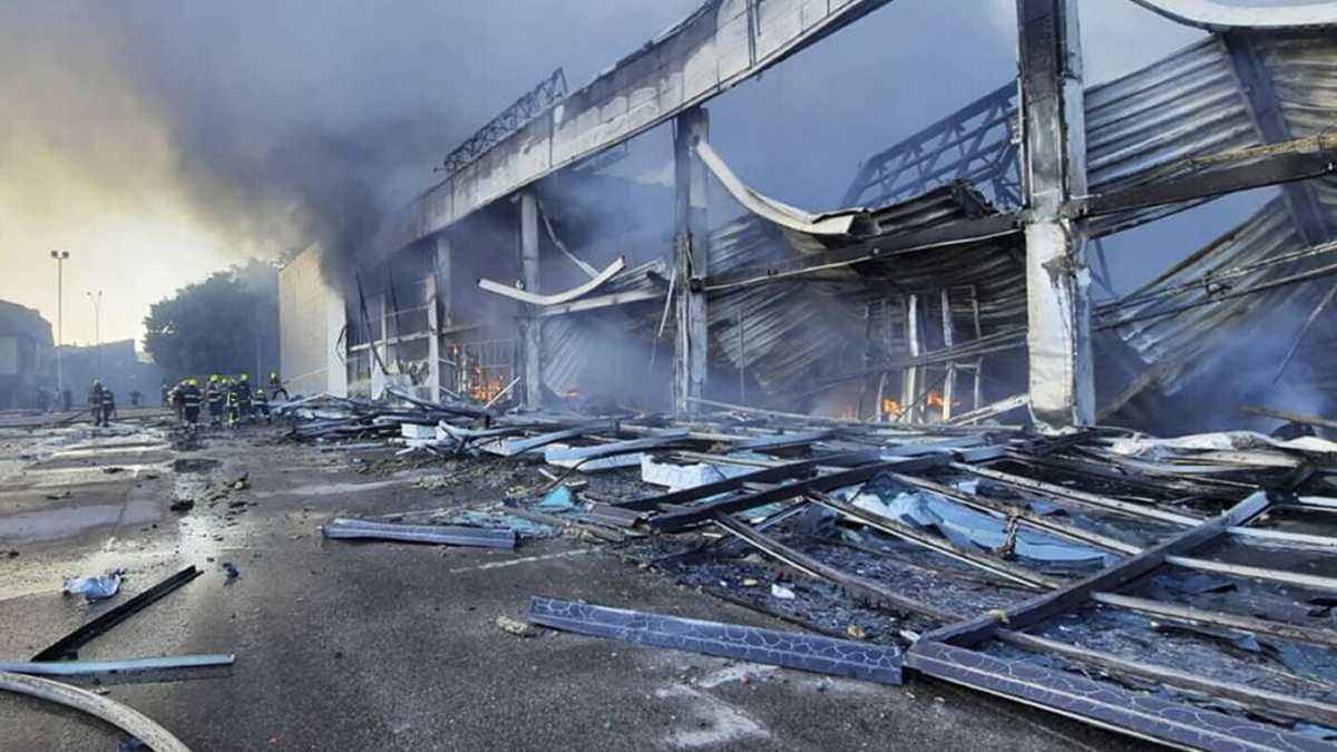 Immagine di L'attacco contro il centro commerciale a Kremenchuk è un altro crimine di guerra