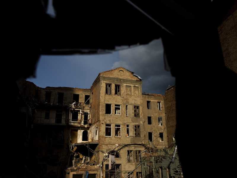 La resistenza dell’Ucraina è sostenuta e armata da un occidente diviso