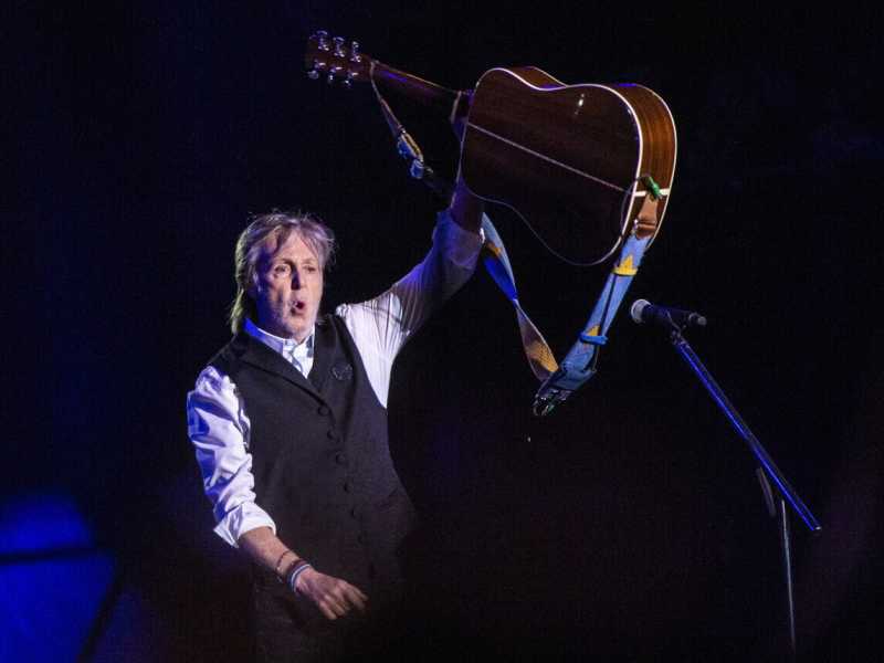 McCartney che duetta con Lennon in video è una sfida ingiusta al tempo