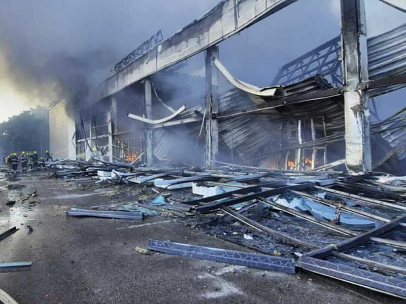 L'attacco contro il centro commerciale a Kremenchuk è un altro crimine di guerra