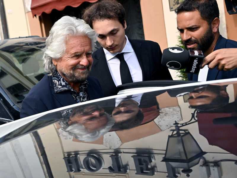 M5s, la nube Grillo su Roma: "No al terzo mandato". Conte spiazzato, Di Maio se la ride