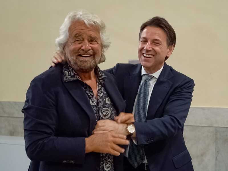 Grillo adesso sarebbe pronto a mollare Draghi. E ribadisce il no al terzo mandato