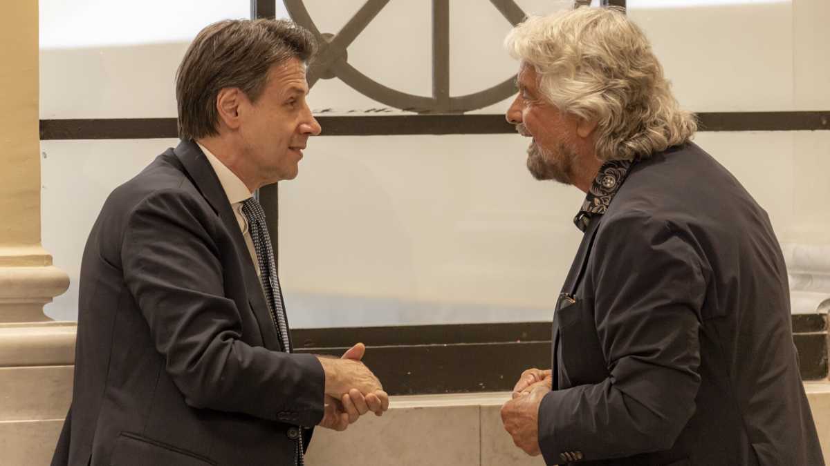 Immagine di Grillo usato da Conte per fare la guerra a Draghi: "Basta, sono stato strumentalizzato"