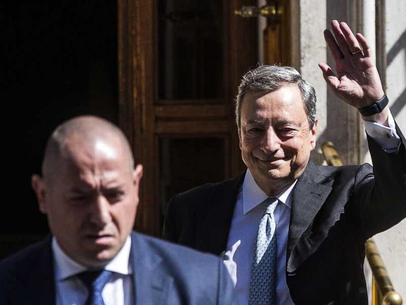 Il presidente del Consiglio Mario Draghi a Roma dopo aver lasciato in anticipo il vertice Nato di Madrid, Roma, 30 giugno 2022. ANSA/ANGELO CARCONI&nbsp;<br />