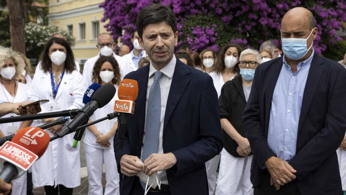 Immagine di Covid, per la quarta dose di vaccino serve una risposta unitaria delle istituzioni