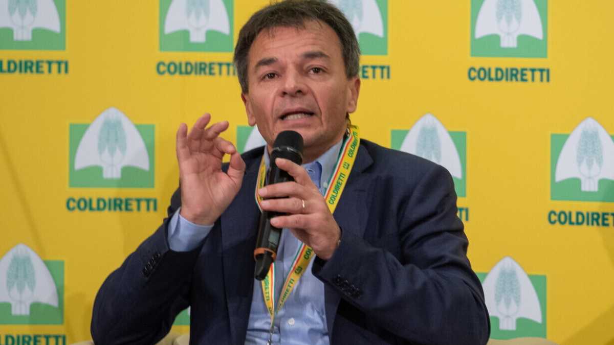 Immagine di Conte, la scissione del M5s e il sogno di una nuova Cosa rossa. Parla Stefano Fassina