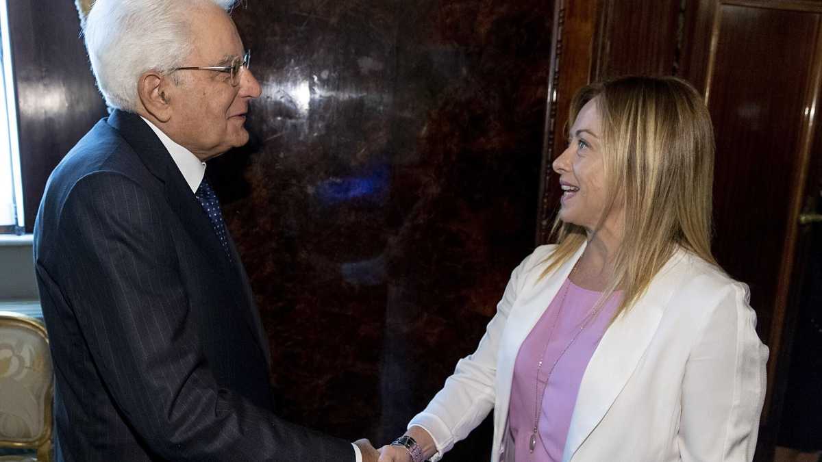 Immagine di Draghi va a Saturnia e passa la mano. Ecco l'esecutivo Meloni secondo Milani