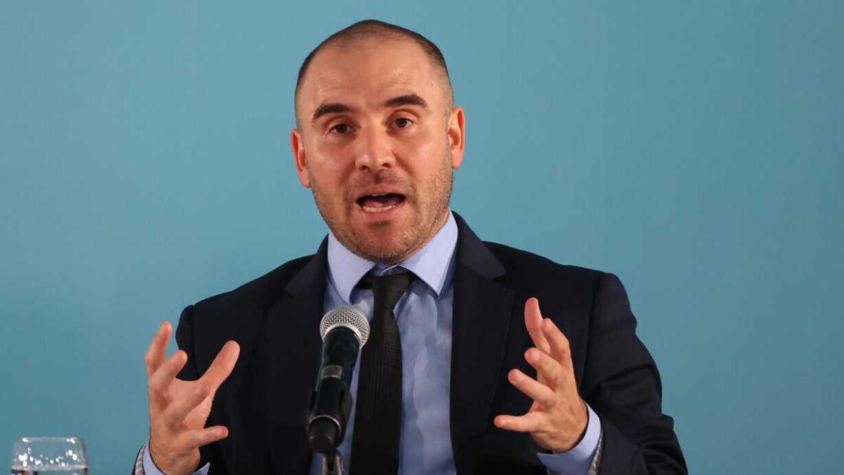 Immagine di Dopo l'attacco di Cristina Kirchner, si dimette il ministro argentino Guzmán
