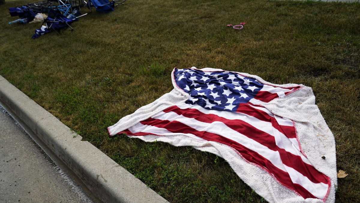 Immagine di Il rapper smilzo che ha sparato alla parata del 4 luglio e le domande che l’America rifiuta