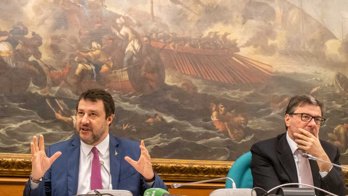 Immagine di Giorgetti e Garavaglia pensano alle dimissioni, poi ci ripensano. Ma nella Lega è tregua armata
