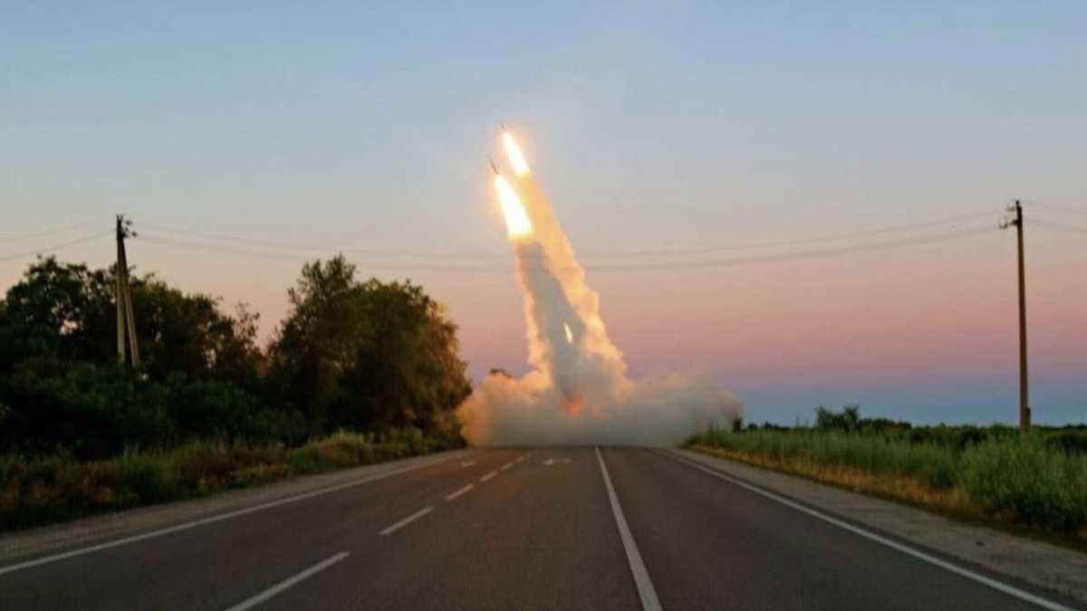 Immagine di Come funzionano i lanciarazzi Himars, la “migliore speranza di sconfiggere i russi” nel Donbas