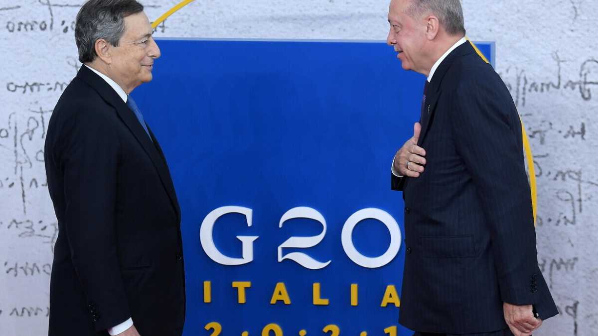 Immagine di Fare la pace col dittatore. La difficile relazione tra Draghi e Erdogan che oggi si incontrano in Turchia