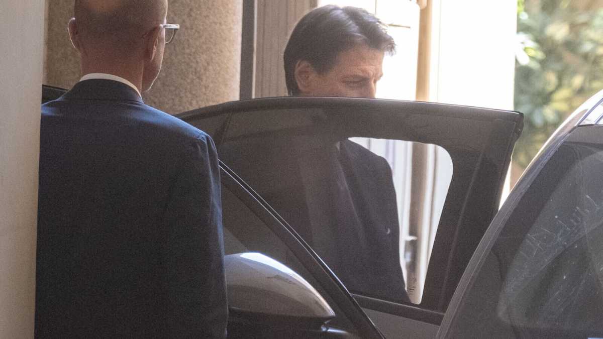 Immagine di Conte dopo l'incontro con Draghi: "Noi responsabili, ma ci vuole discontinuità"