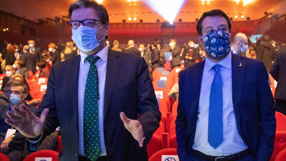 Immagine di Salvini esclude la crisi. "Ma il problema è chi circonda Matteo", dice Giorgetti