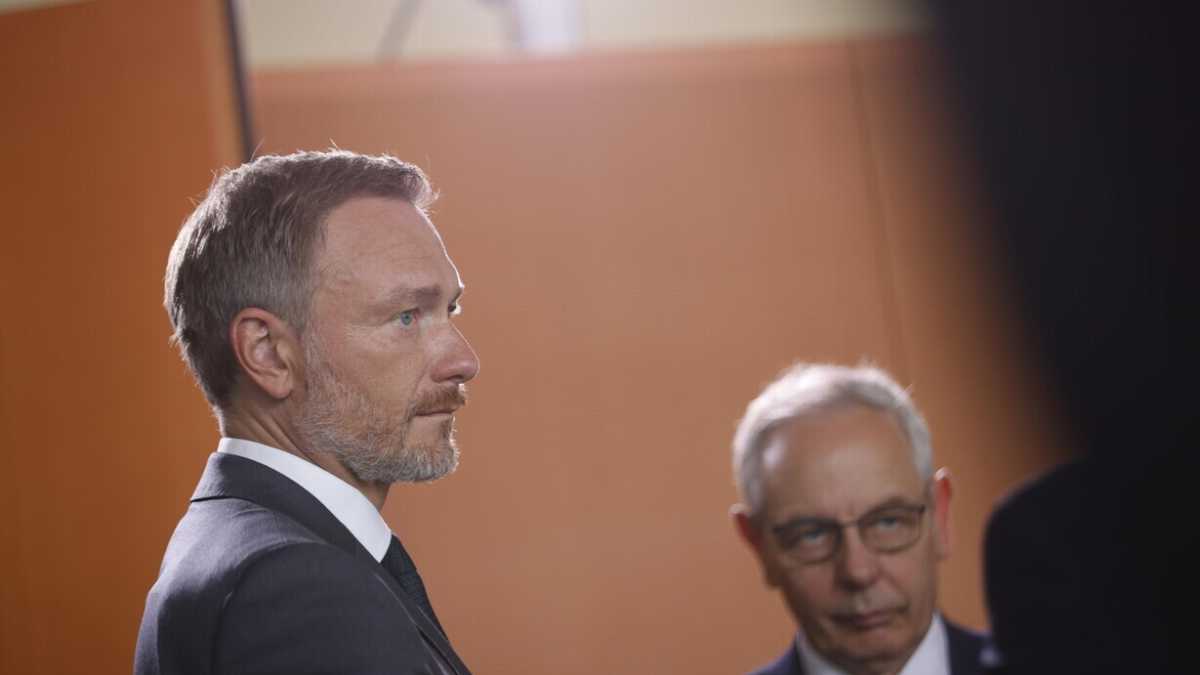 Immagine di E se parlassimo l'inglese? La battaglia dei Liberali tedeschi